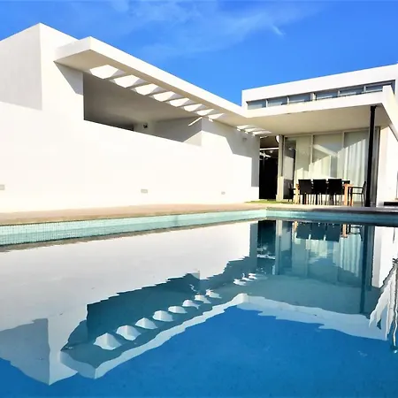 Holiday home Great House For Families